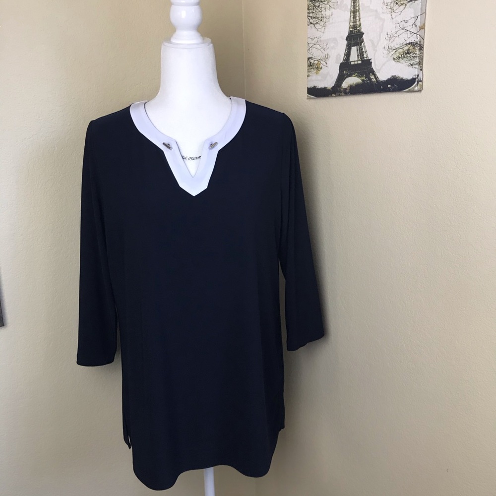 Anne Klein navy blue slinky v-neck size medium